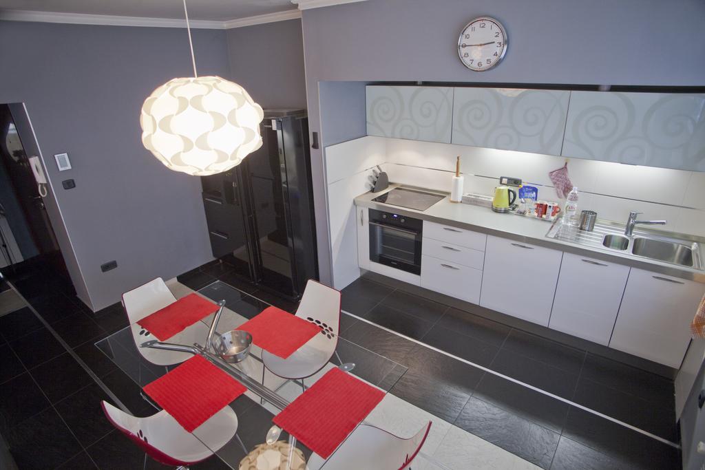 Angel Apartment *